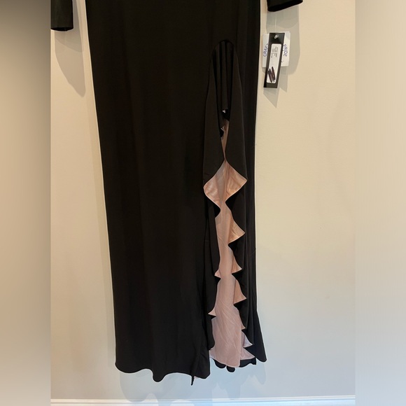 Xscape Evenings V-Neck Long Sleeve Gown - Picture 6 of 10